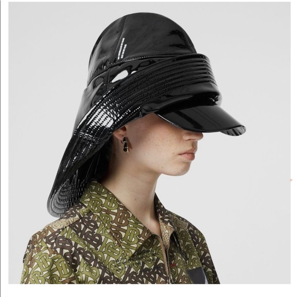 Authentic $690 Burberry Vinyl Printed Rain Hat - Picture 2 of 9